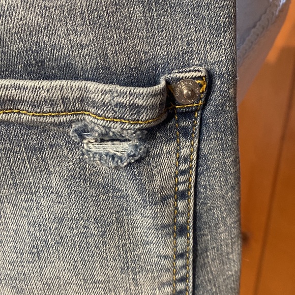 Mom Jeans - Picture 9 of 11